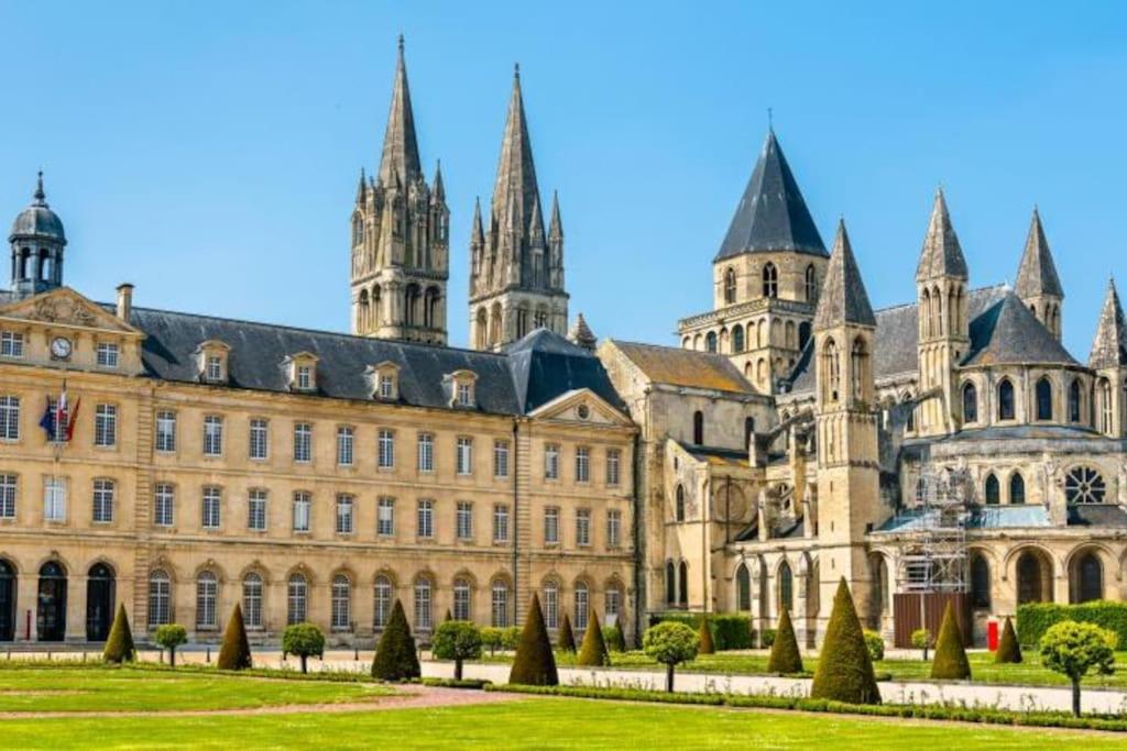 Appart 90M2 Lumineux, Centre, Vue Eglise Penchee Caen Bagian luar foto